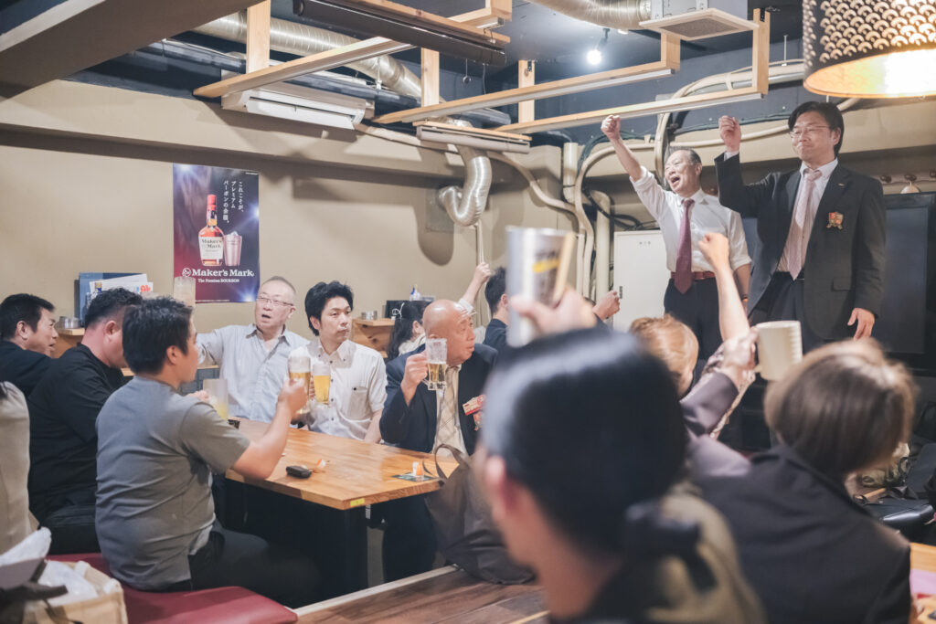 一部会から歩いて数分の居酒屋で英気を養いつつ商談
